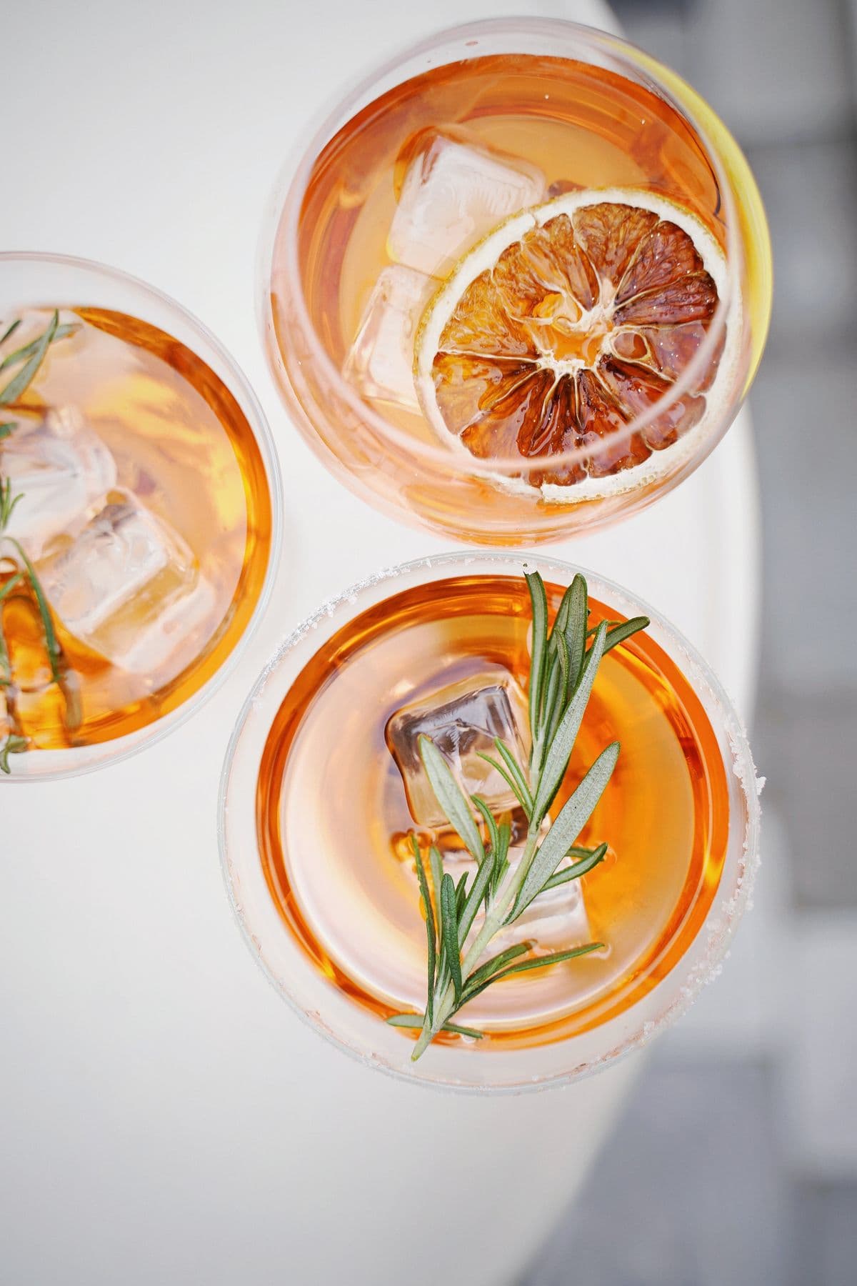 How to build a party drinks menu: a formula by headcount & budget
