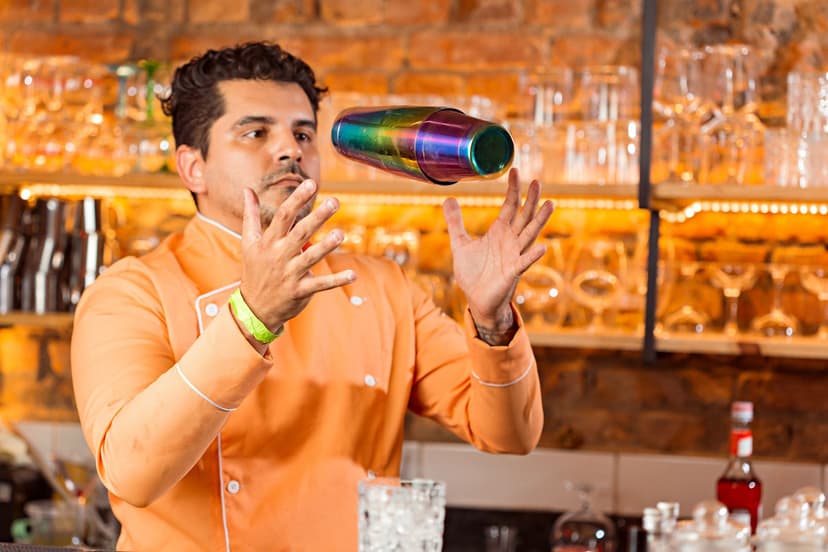 Showmanship vs Flair Bartending: Khác Nhau Ở Đâu?