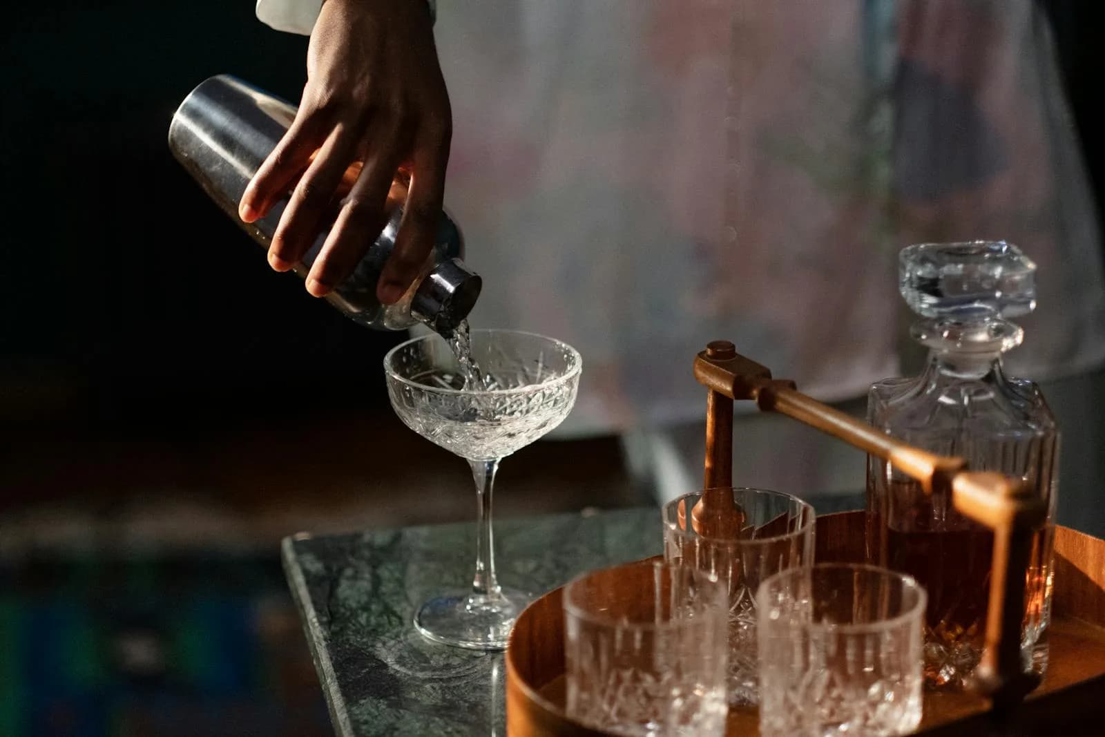 Bartender vs Mixologist vs Flair: khác nhau thế nào?