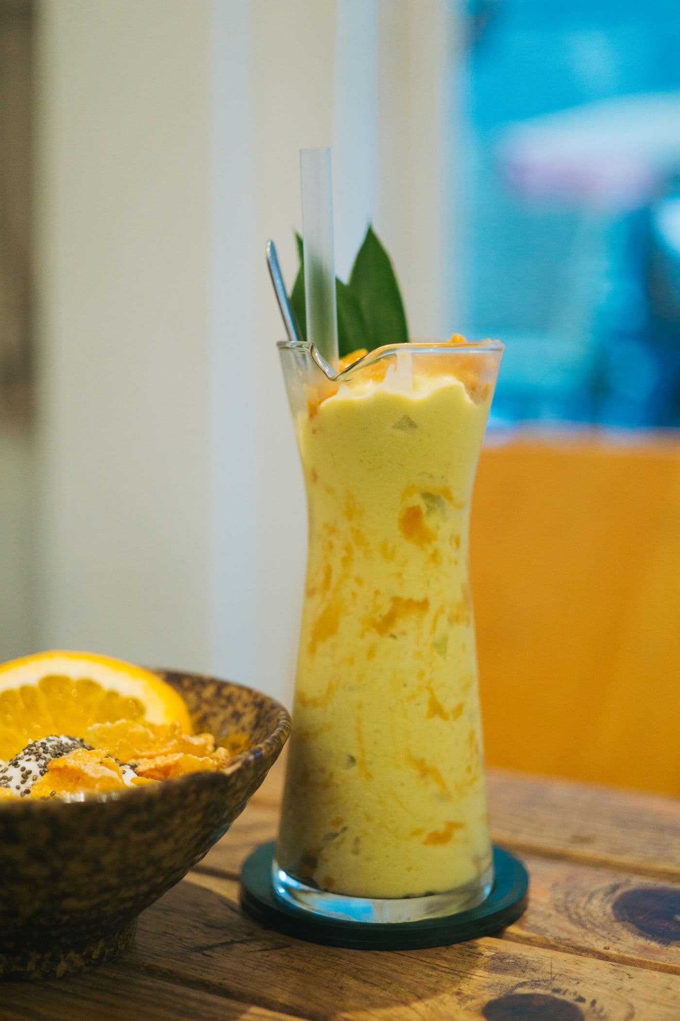 How to Make a Creamy Mango Smoothie at Home (No Alcohol)